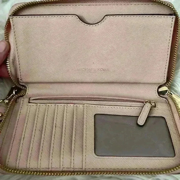 Michael Kors Jet Set Saffiano Leather Wristlet with strap - Picture 4 of 12